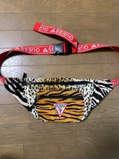 GUESS 豹柄ショルダーバッグ