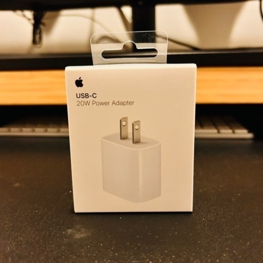 Apple アダプタ 20w usb-c ・ストラップ・iphoneSE(第3世代)ソフトケース