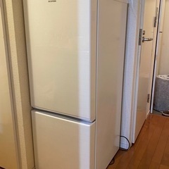 冷蔵庫です❄️(冷蔵庫+電子レンジ+洗濯機合わせて12000円に...