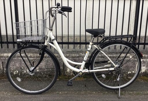 ＜整備済＞シティサイクル・26インチ自転車 ホワイト LEDオートライト 外装6段変速 鍵付き・清掃済みで綺麗です♪