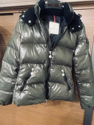 4/19.20.21限定値下げ17000→13000へモンクレール　ダウンジャケット　レディース　0