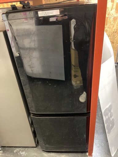 ☆中古￥8,800！MITSUBISHI　146㍑2ドア冷蔵庫　家電　2017年製　MR-P15A-B型　幅48㎝ｘ奥行60㎝ｘ高さ122㎝　【BB227】