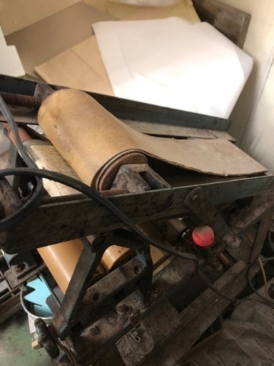 柏餅の皮をつくる機械