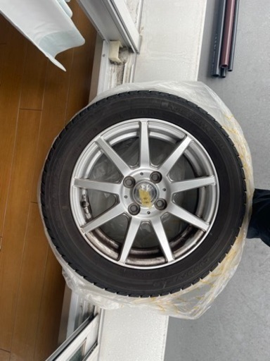 車のパーツ タイヤ、ホイール