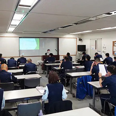 ＜ALSOKグループ会社の正社員募集＞オフィスの施設警備/安定した環境で安定収入◎20～50代男女スタッフ活躍 ALSOK熊本株式会社 八景水谷の画像