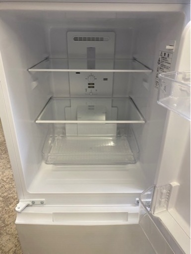 万代店　2020年製★美品 中古★SHARP 152L 耐熱100℃のトップテーブル★つけかえどっちもドア採用！2ドア冷蔵庫【SJ-D