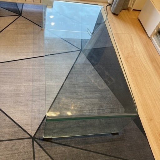 ガラステーブル