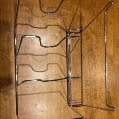 縦にも横にも置けるフライパンスタンド　