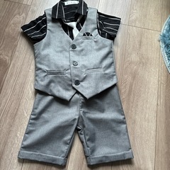 半袖スーツ男の子の画像