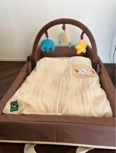 【取引中】ファルスカコンパクトベッドオーガニックコットンプレミアムモデル　専用トイバー付き