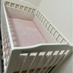 カトージベビーベッド　ホワイト　ベビー布団の画像