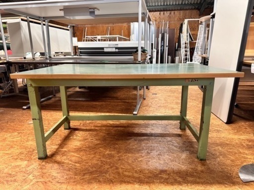 作業台　サカエ　一部カットあり　サイズ　幅140 奥90 高さ69cm