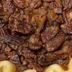 サクサク食感のピーカンナッツを楽しめるアメリカパイ！　１ホールサイズでも販売中！ - 港区