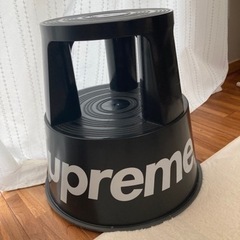 さらに最終値下げ！supremeステップスツールの画像