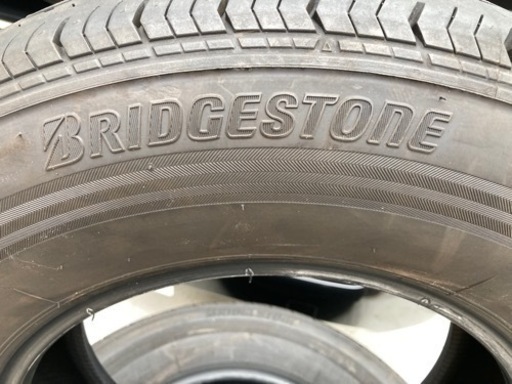ブリヂストン　タイヤ４本セット　195/80R15 ハイエース　純正　アルミ