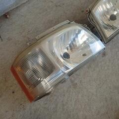 200系　ハイエース　純正ヘッドライト　左右セット！の画像