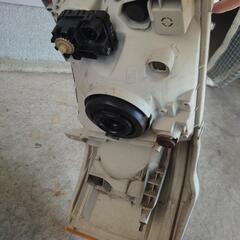 200系　ハイエース　純正ヘッドライト　左右セット！の画像