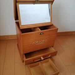 更に大幅値下げ　大容量　コスメティックボックス　CHOUETTE　CE-17　未使用箱入り　ミラー角度調節可　引き出し付きの画像