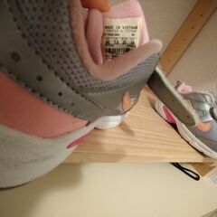無料　NIKE　子供靴　14センチ　ジャンク品　靴底のゴム部分が外れていますの画像