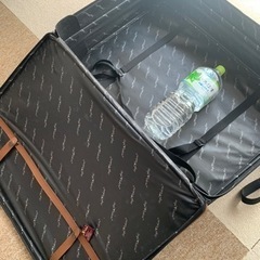 旅行バッグ スーツケースの画像