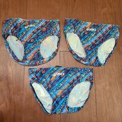 世田谷スイミング スクールバッグ&水着&帽子の画像
