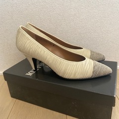 【お値下げ】【新品未使用品】TRUSSARDI   パンプス　プリーツ　22.5センチの画像