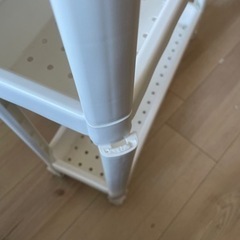 イケア キャスター付きワゴンの画像