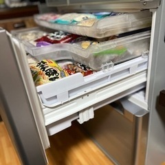 【受け渡し予定者決定❗️】日立HITACHI大きめ冷蔵庫620L 2011年製　真空チルドの画像