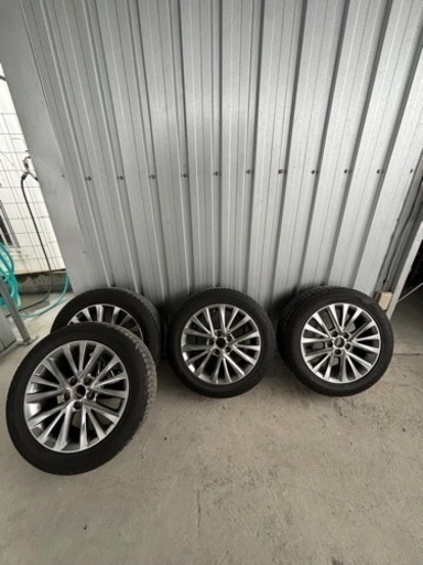 車のパーツ タイヤ、ホイール