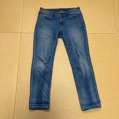 譲ります　無印のジーンズの画像