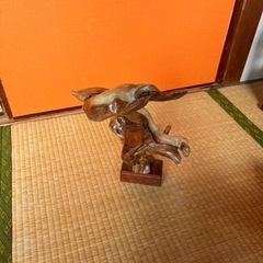 崖柏ヤーバイ　木彫り　置物の画像