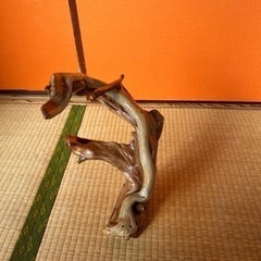 崖柏ヤーバイ　木彫り　置物の画像
