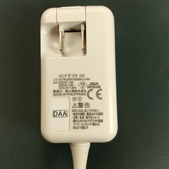 NTT Docomo 純正　ACアダプタ 05の画像