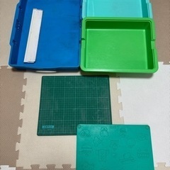 小学引き出し、粘土箱