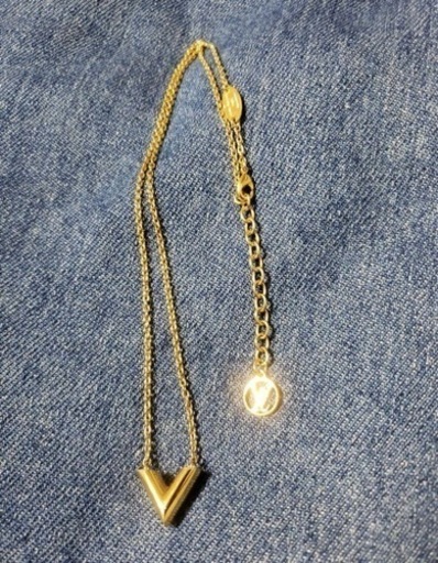 ルイヴィトン ネックレス エセンシャルV