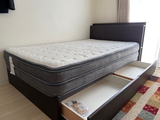 ニトリマットレス付きセミダブルベッド