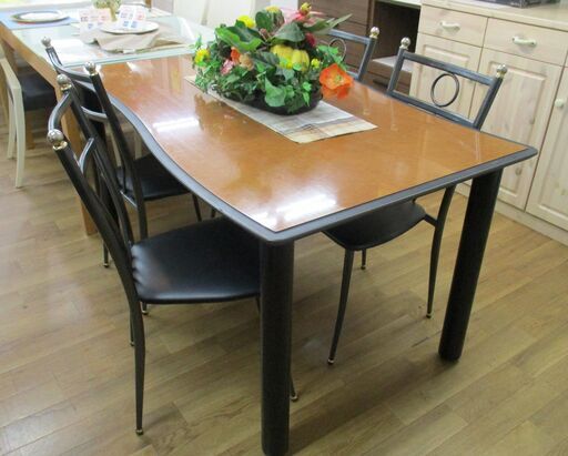 R503 ダイニング5点セット、4人用ダイニングセット、幅135cm Used