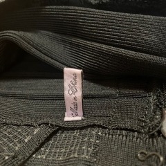 ストレッチが効くドレスの画像