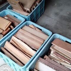 薪材(解体廃材) 500円で持っていき放題。たくさんあります。の画像