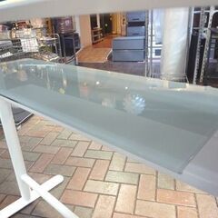 アズマ工芸 カウンターテーブル 幅120cm デスク ガラス天板 棚付き ホワイト カウンター テーブル 中古 札幌市東区 新道東店の画像