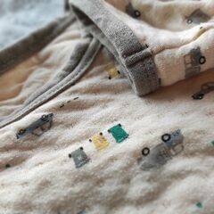 2月まで❗キルト　あったか肌着　80 　車　男の子　子供服の画像