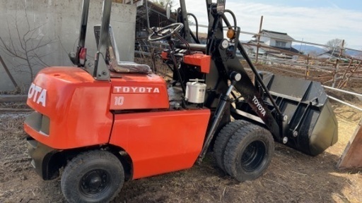 トヨタ　現状販売　タイヤショベルローダー40-2SG10 ガソリン車 235,000円