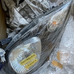 HONDA フィットハロゲンヘッドライト左右の画像