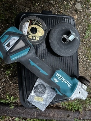 マキタ(makita) GA512D充電式ディスクグラインダー 本体のみ 18V (125mm)