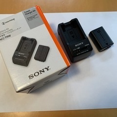 【美品】SONY a6400 SIGMA16mm F1.4 予備バッテリー 美品】SONY a6400 SIGMA16mm F1.4 予備バッテリー