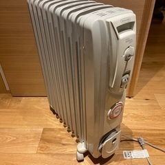中古品 DeLonghi デロンギ　オイルヒーター　4~10畳用...
