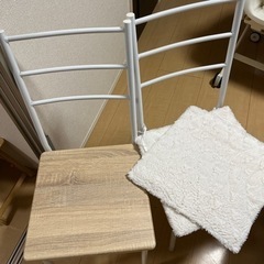椅子　二つ