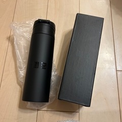 新品　ユニクロ　ノベルティ　ステンレスボトル　ブラック