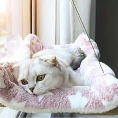 快適な猫窓ハンモック - 猫用の居心地の良い窓取り付け式ハンモックベッドの画像