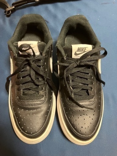 NIKE 黒 25.5センチ
